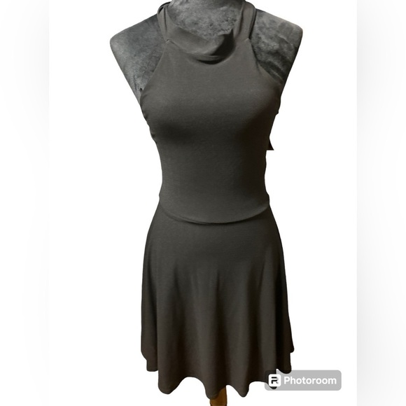 Juniors Cheryl Creation HALTER SHORT TIE BACK PARTY DRESS Size: Small - Picture 3 of 10